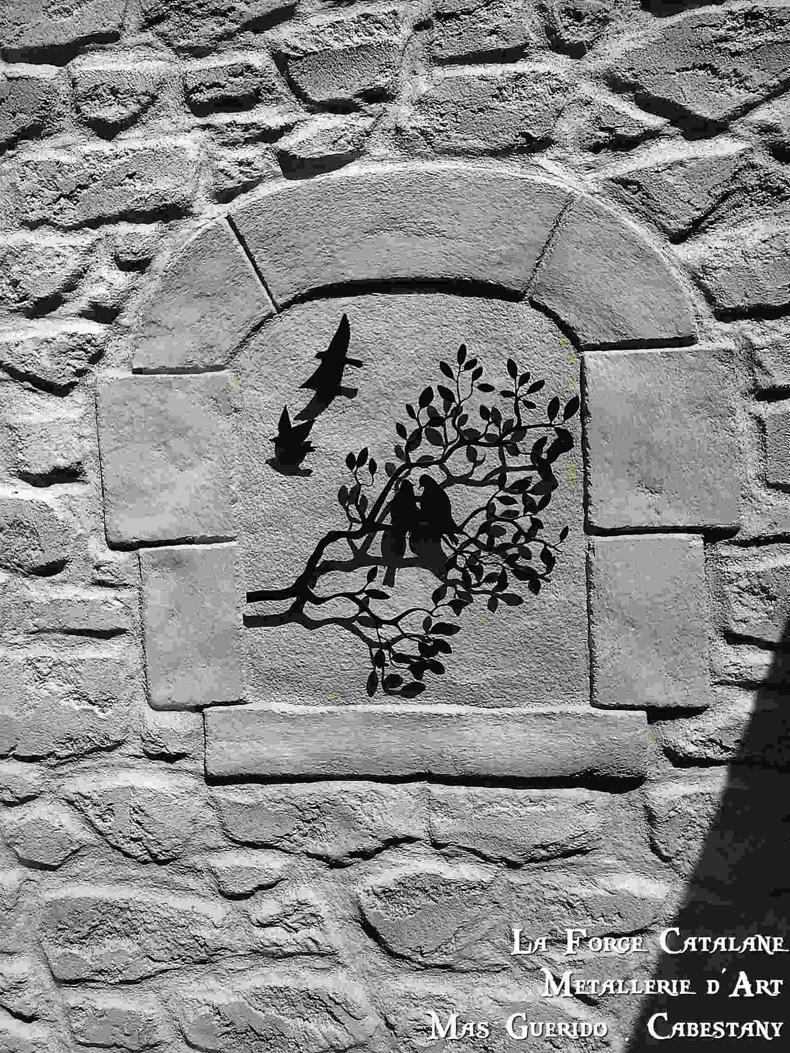 decoupe laser oiseau branche fer forge catalane.jpg